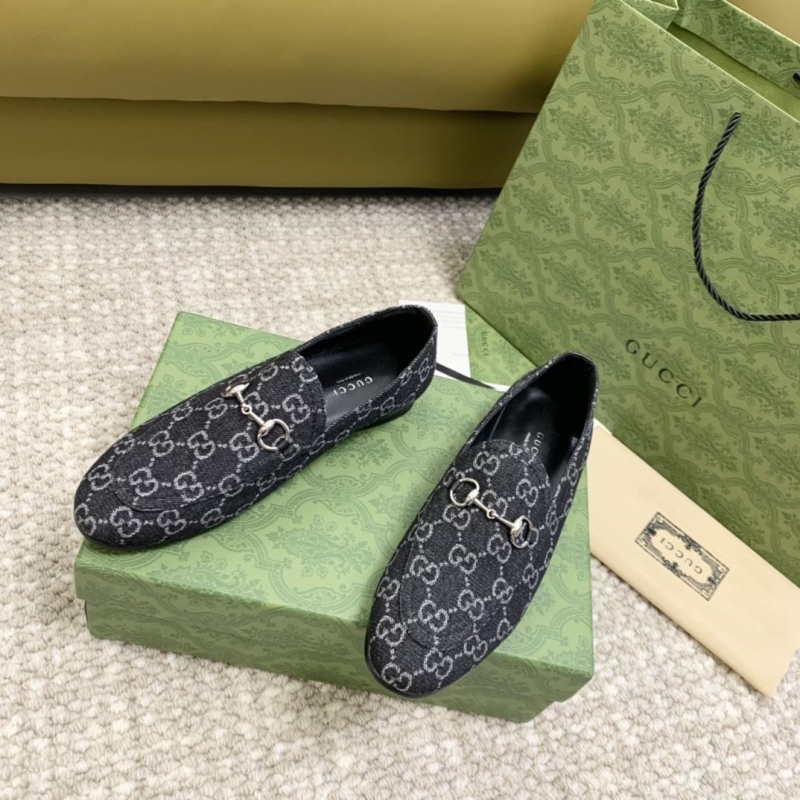 G*u*i leather shoes
